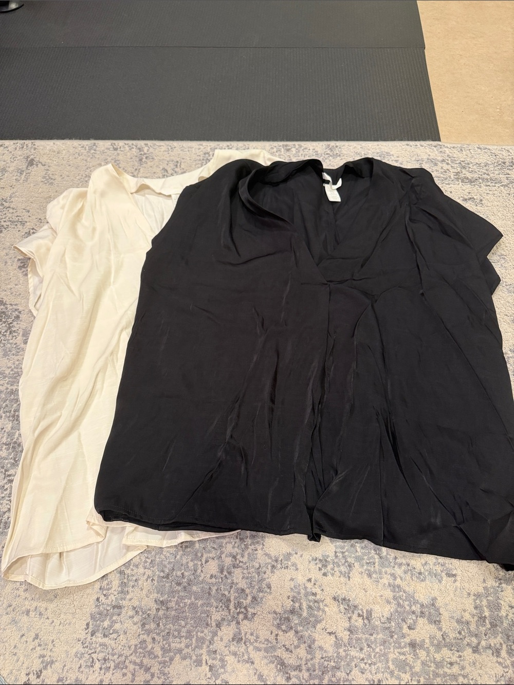 H&M Cream & Black V-Neck Women’s Top